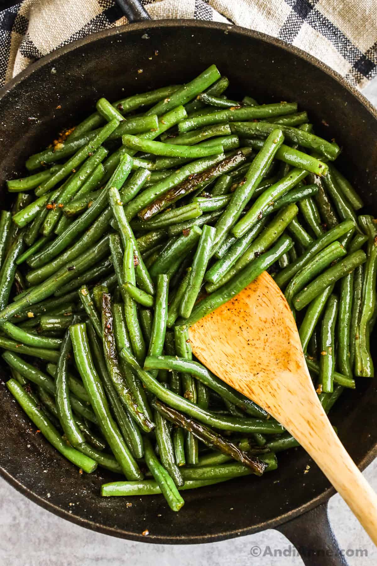 Crisp-Tender Sautéed Green Beans with Garlic: A Perfect Method